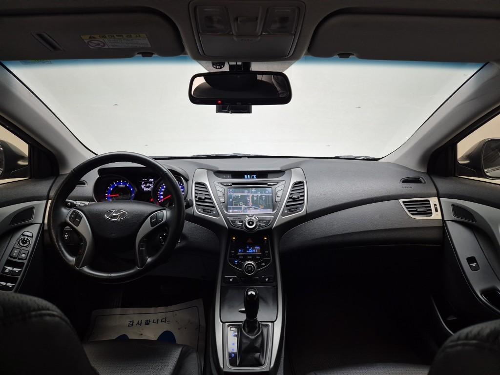 Hyundai Avante MD Smart 1.6 GDi 8