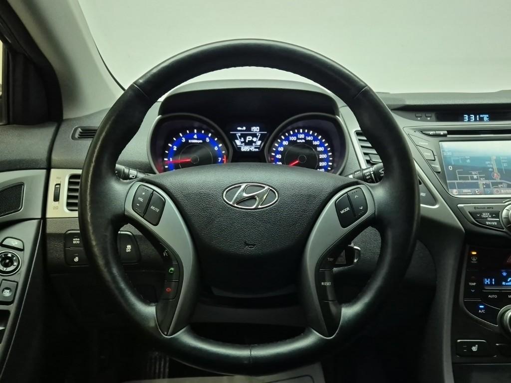 Hyundai Avante MD Smart 1.6 GDi 10