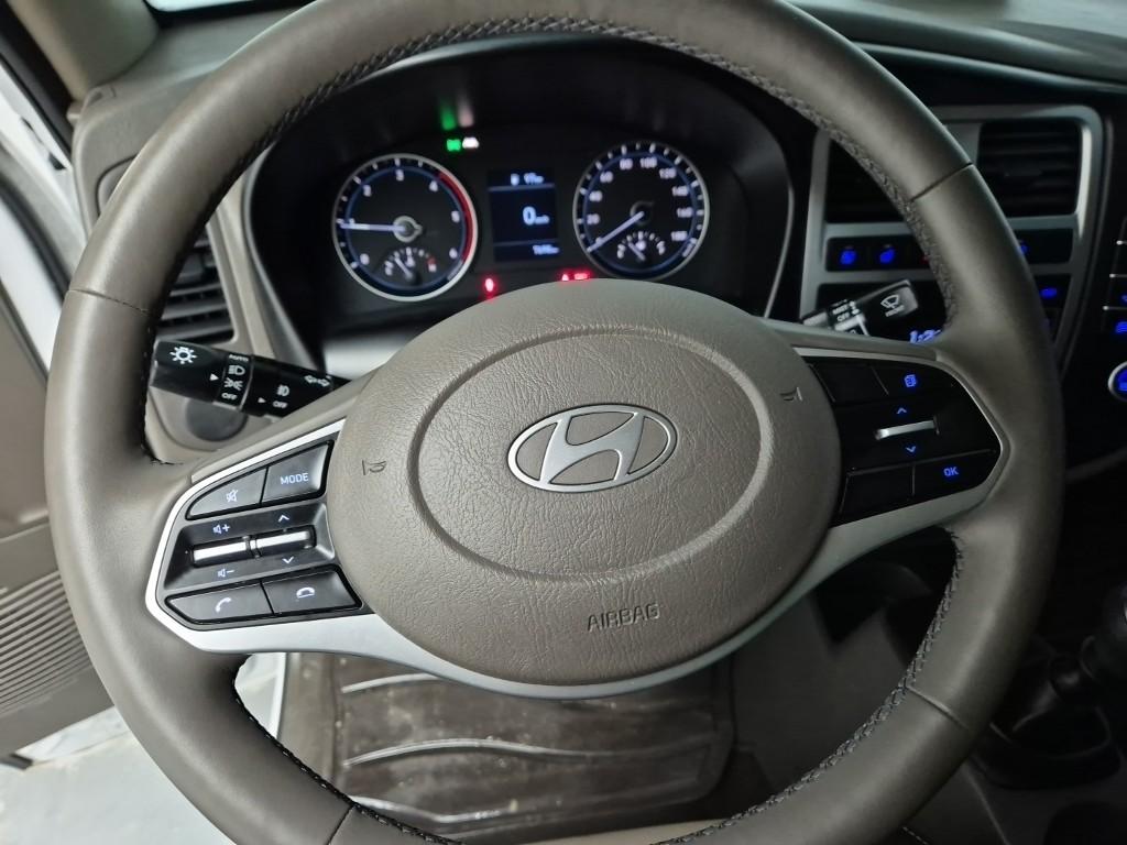 Hyundai Porter II Long Wheelbase Smart LPG Long Wheelbase Super Cab 9