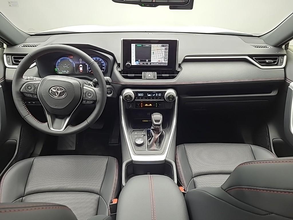 Toyota RAV4 XSE 2.5 PHEV AWD 8