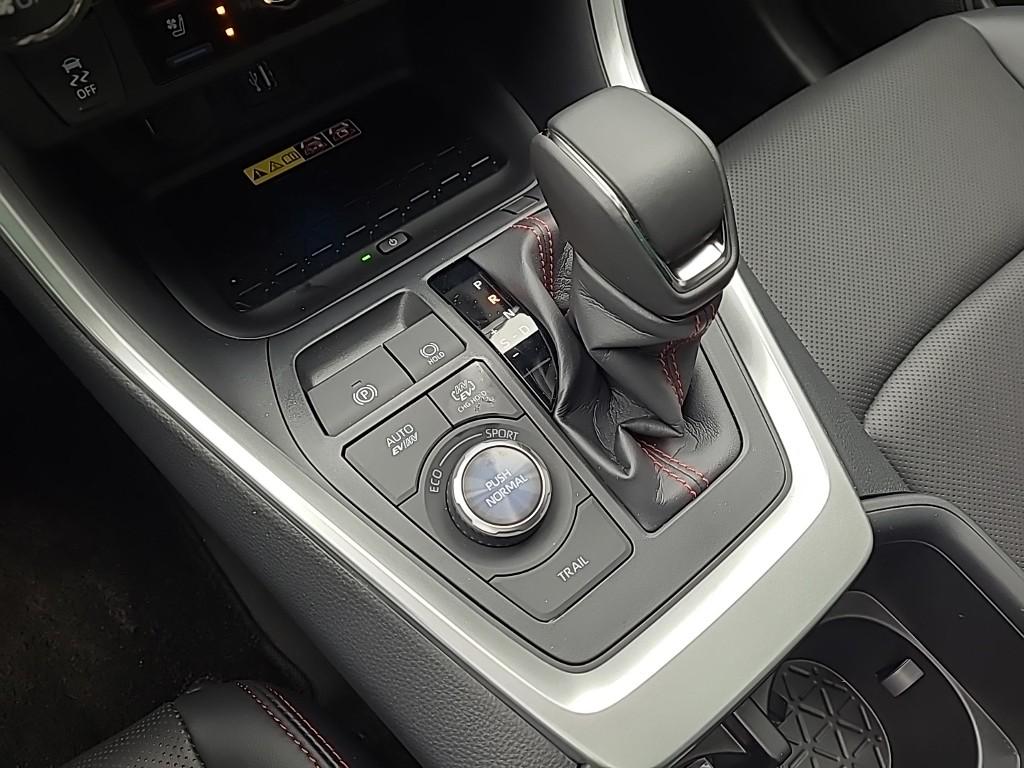 Toyota RAV4 XSE 2.5 PHEV AWD 9