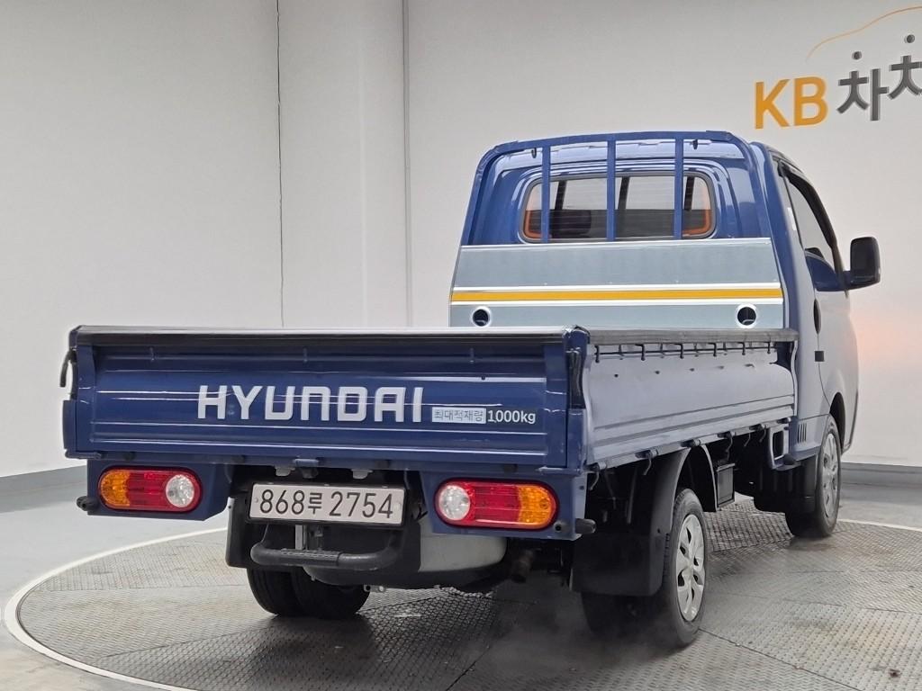 Hyundai Porter II Long Wheelbase Premium LPG 2.5 Turbo Long Wheelbase Super Cab 4