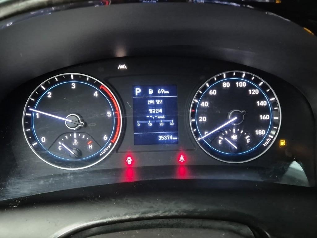 Hyundai Porter II Long Wheelbase Premium LPG 2.5 Turbo Long Wheelbase Super Cab 6