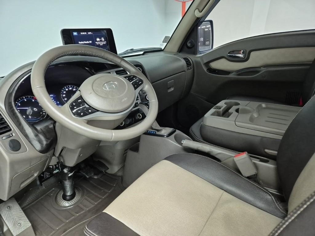 Hyundai Porter II Long Wheelbase Premium LPG 2.5 Turbo Long Wheelbase Super Cab 7