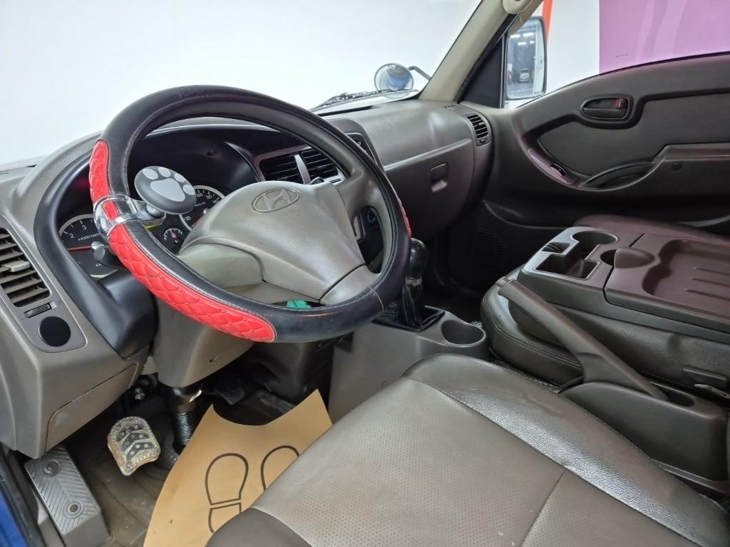 Hyundai Porter II Long Wheelbase Deluxe Long Wheelbase Double Cab 7