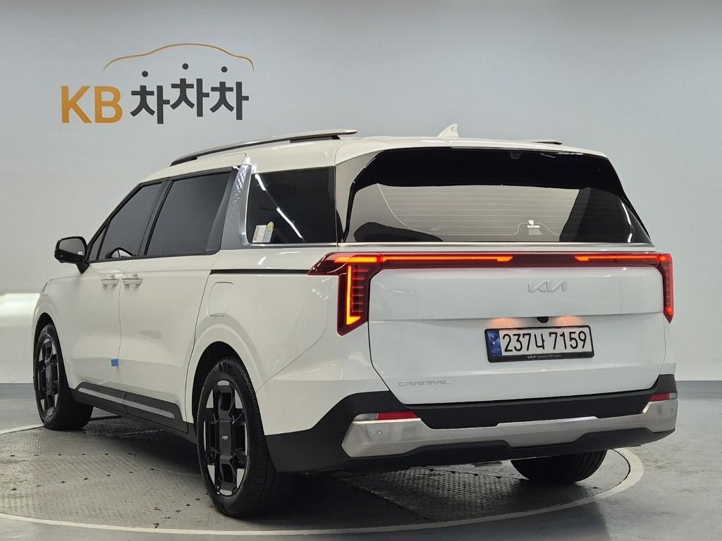 Kia Carnival The New KA4 Signature D2.2 Diesel 9 Seater — фото 2