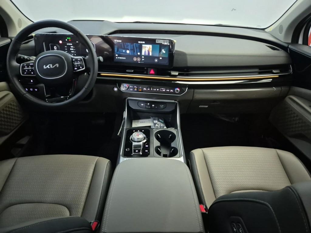 Kia Carnival KA4 Signature D2.2 Diesel 8