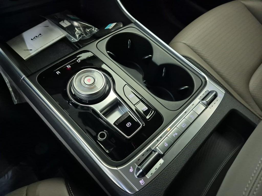 Kia Carnival KA4 Signature D2.2 Diesel 9