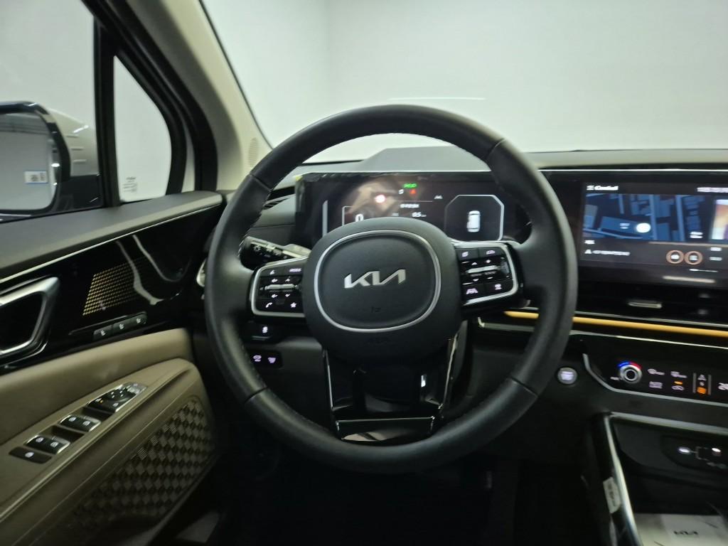 Kia Carnival KA4 Signature D2.2 Diesel 10