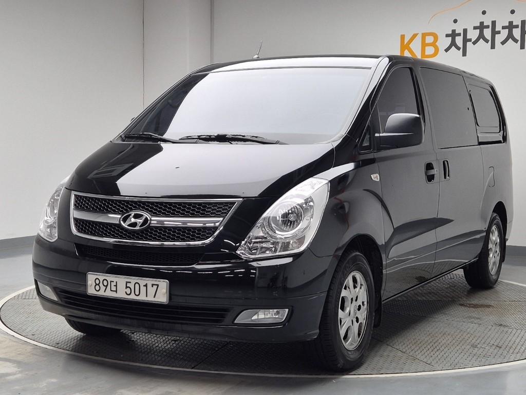Hyundai Starex Grand CVX Luxury 2.5 VGT/ WGT 5 Van 2