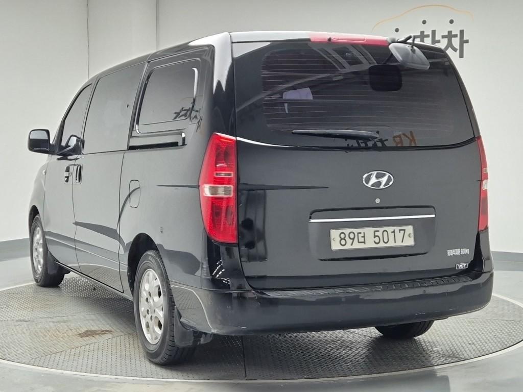 Hyundai Starex Grand CVX Luxury 2.5 VGT/ WGT 5 Van 3