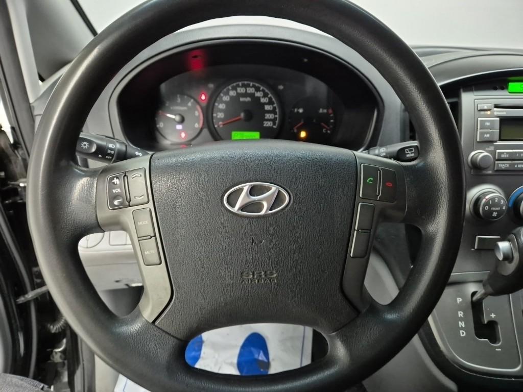 Hyundai Starex Grand CVX Luxury 2.5 VGT/ WGT 5 Van 10