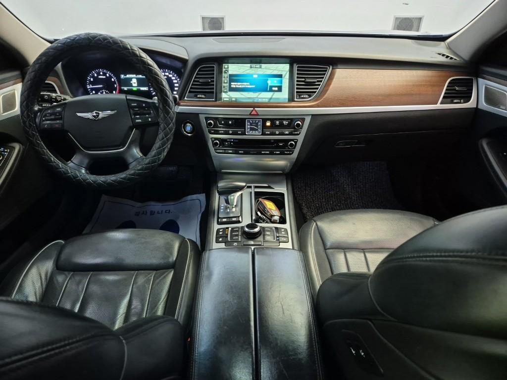 Genesis G80 Premium Luxury 3.3 V6 GDi AWD 8