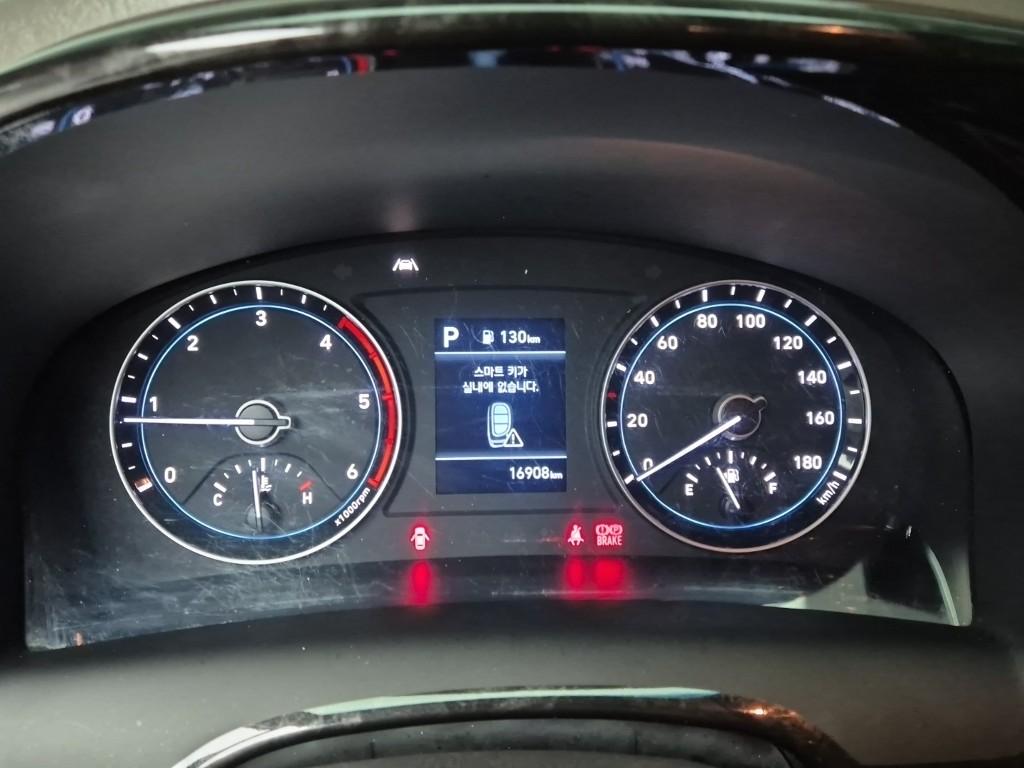 Hyundai Porter II Long Wheelbase Premium LPG 2.5 Turbo Long Wheelbase Double Cab 6