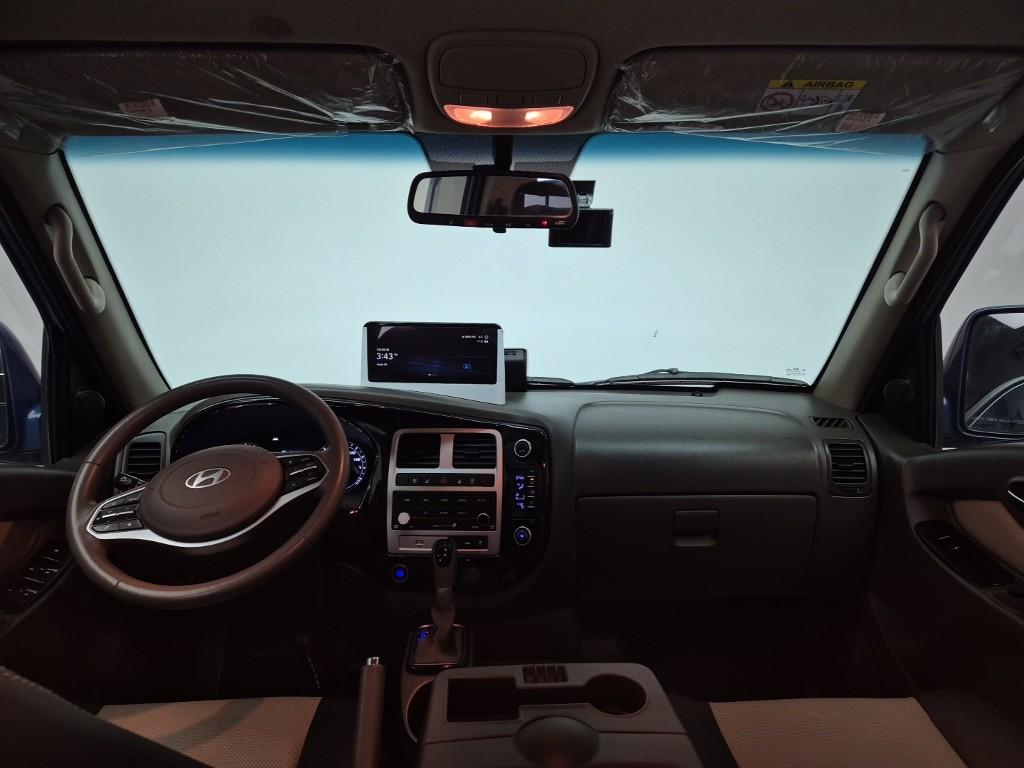 Hyundai Porter II Long Wheelbase Premium LPG 2.5 Turbo Long Wheelbase Double Cab 7