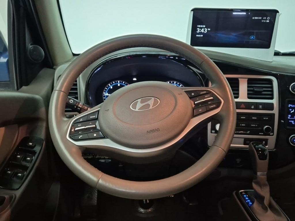 Hyundai Porter II Long Wheelbase Premium LPG 2.5 Turbo Long Wheelbase Double Cab 9