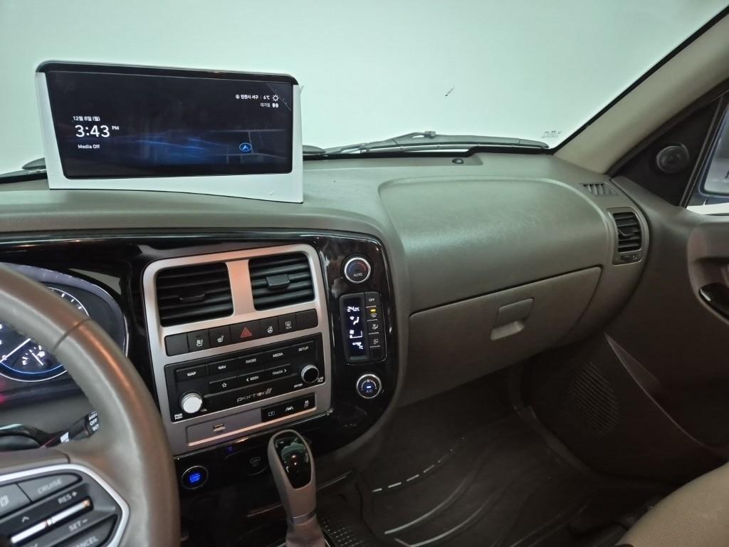 Hyundai Porter II Long Wheelbase Premium LPG 2.5 Turbo Long Wheelbase Double Cab 10