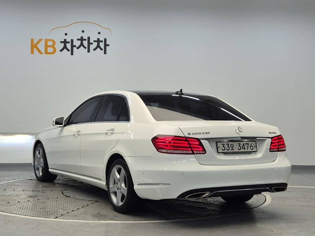 Mercedes-Benz E-Class 2014 photo 2