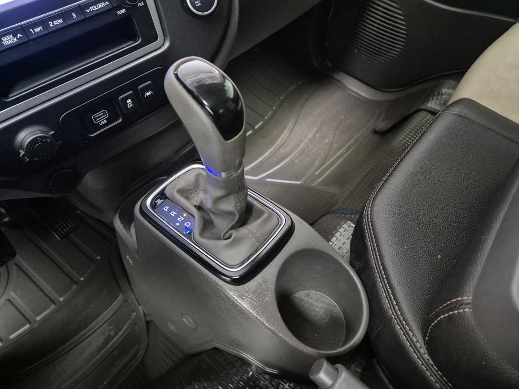 Hyundai Porter II Long Wheelbase Style Long Wheelbase Double Cab 8