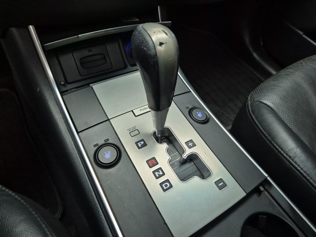 Hyundai Veracruz 300VX Premier V6 3.0 E-VGT 4WD 9