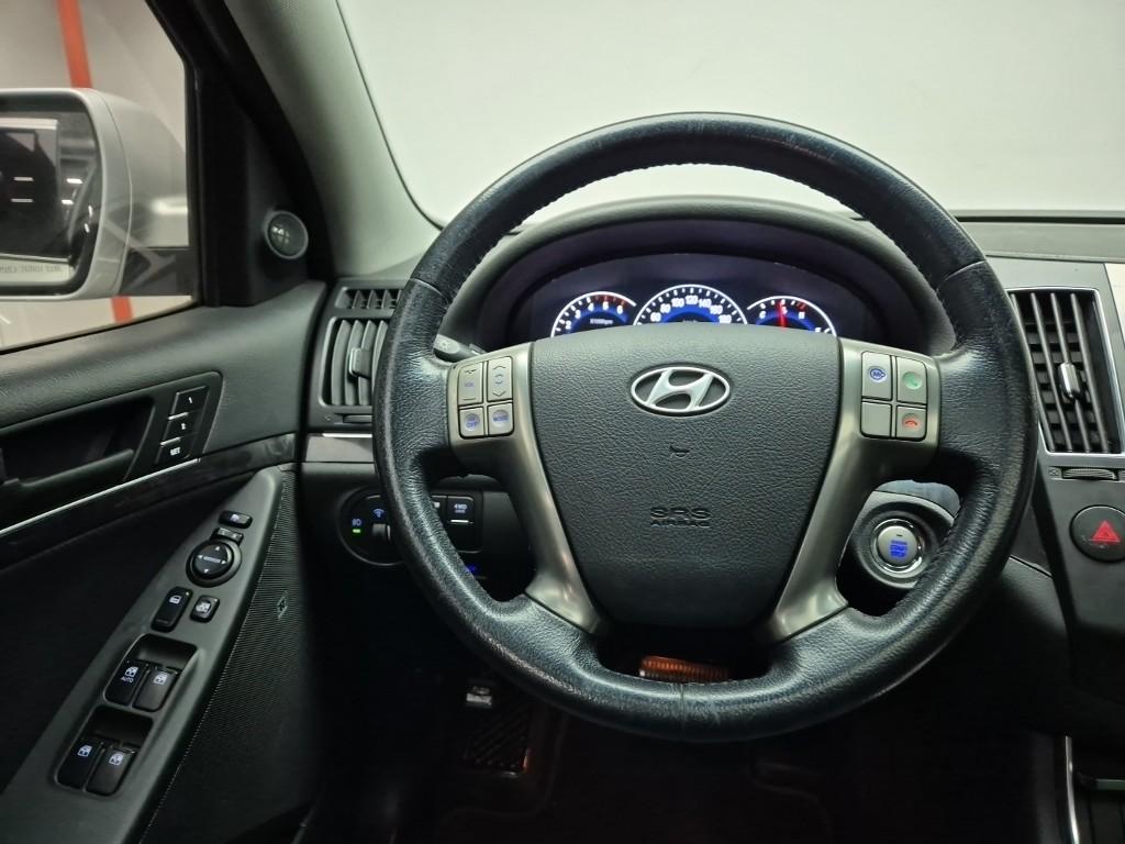 Hyundai Veracruz 300VX Premier V6 3.0 E-VGT 4WD 10