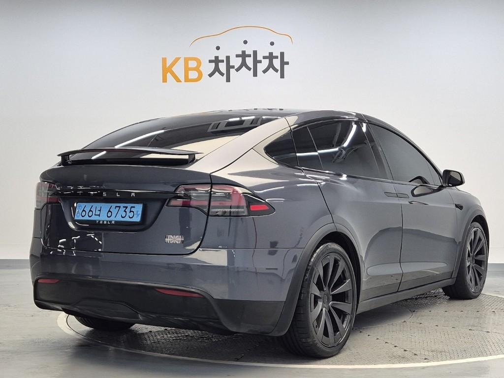 Tesla Model X AWD Plaid 4