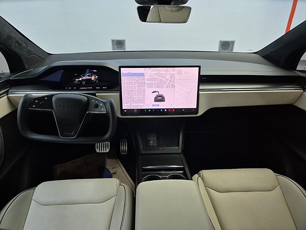 Tesla Model X AWD Plaid 8