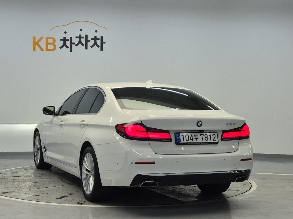 BMW 5 Series 7 Generation Luxury 520i — фото 2