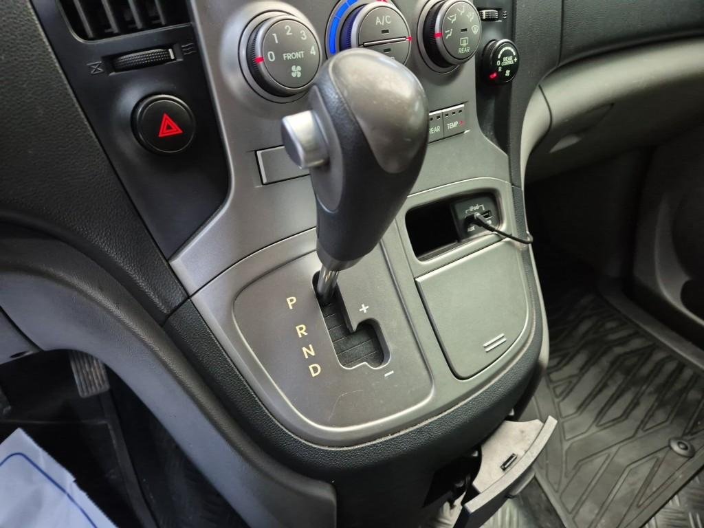 Hyundai Starex Grand CVX Luxury 2.5 VGT/ WGT Wagon 9