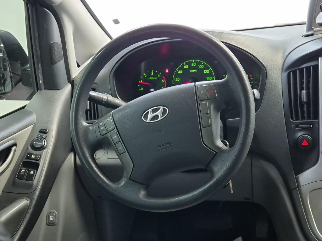 Hyundai Starex Grand CVX Luxury 2.5 VGT/ WGT Wagon 10