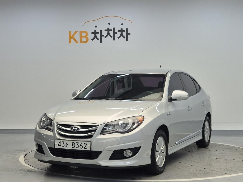 Hyundai Avante Hybrid I4 LPi DOHC 2