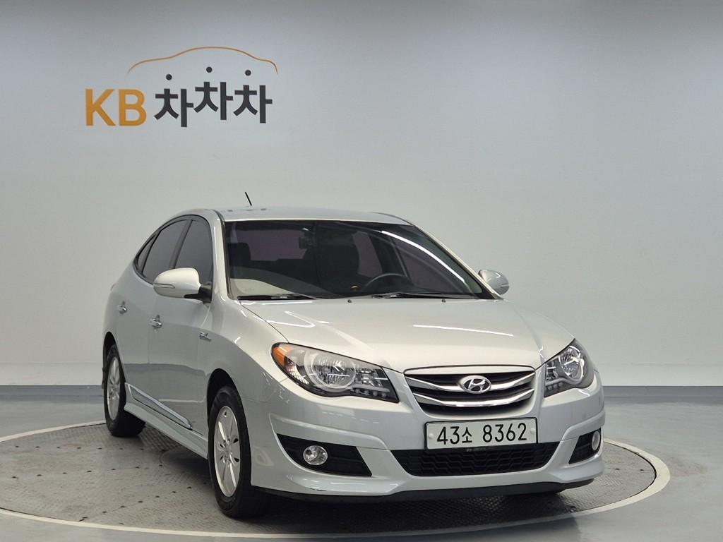 Hyundai Avante Hybrid I4 LPi DOHC 5