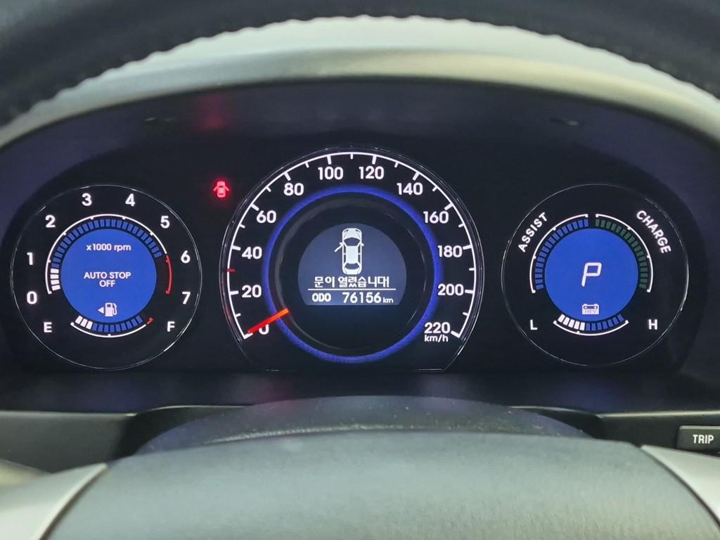 Hyundai Avante Hybrid I4 LPi DOHC 7