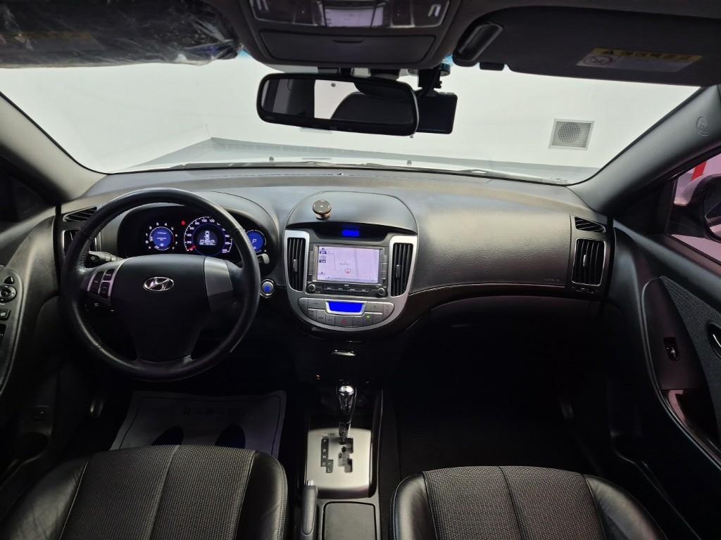 Hyundai Avante Hybrid I4 LPi DOHC 8