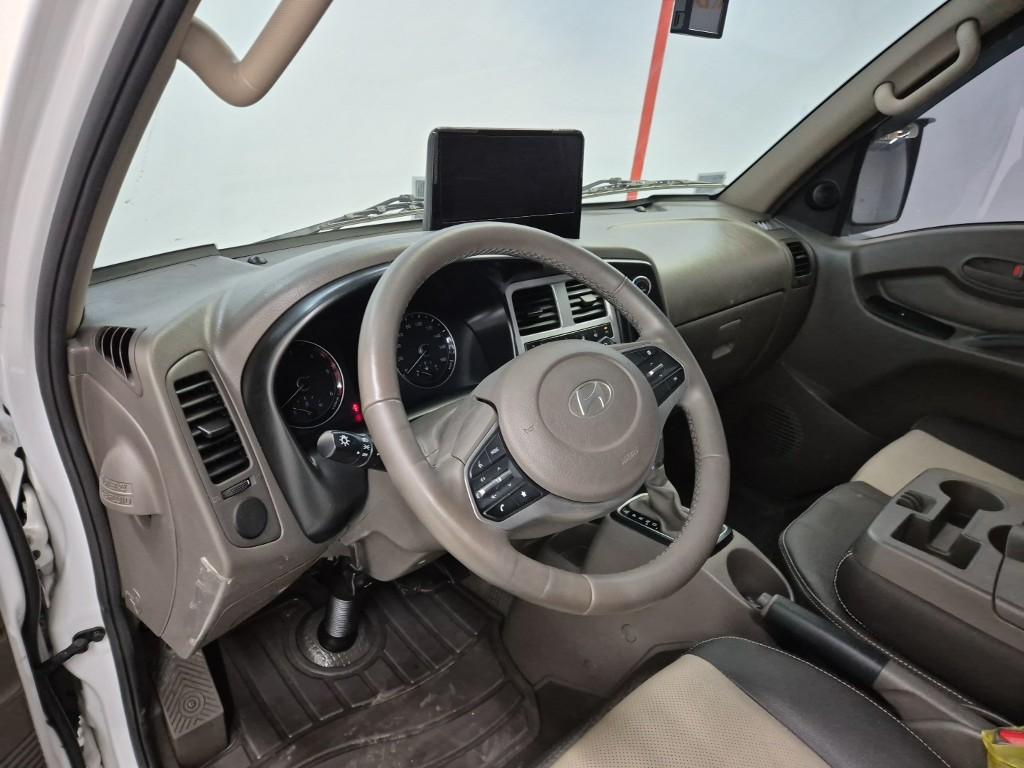 Hyundai Porter II LPG Manual LPG Wing body Manual Long Wheelbase Super Cab 8