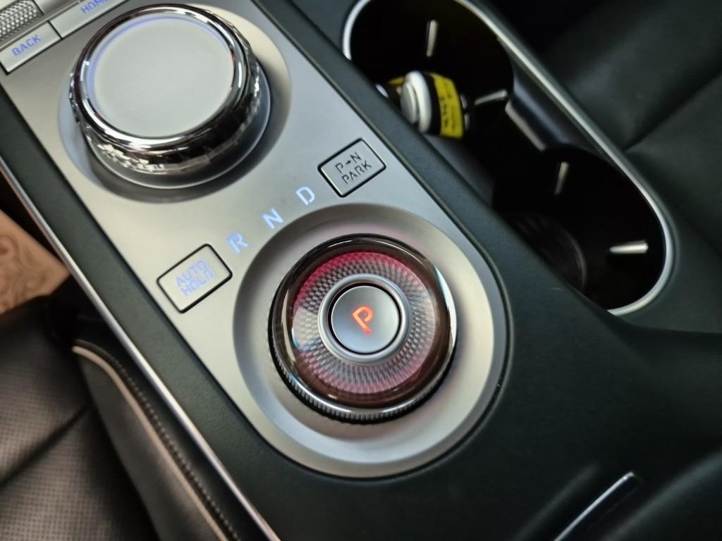 Genesis GV70 eGV70 Base Type EV 9