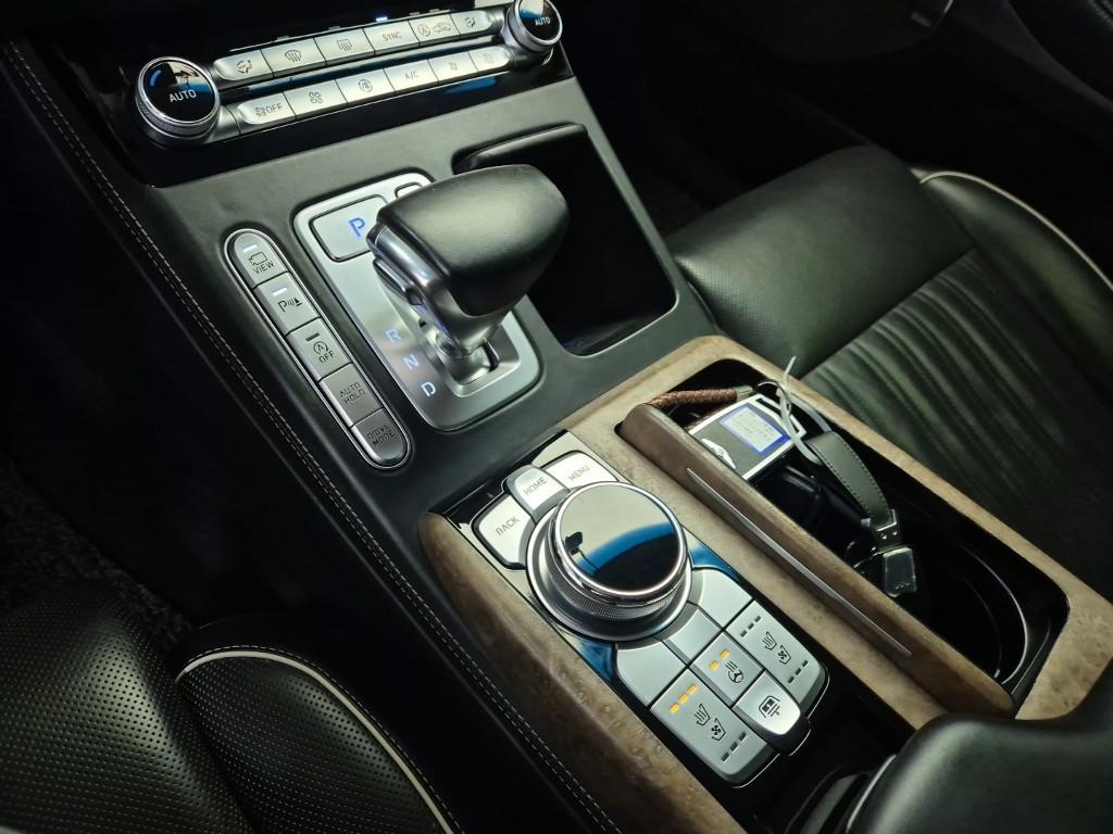 Genesis G90 Prestige 3.8 GDi AWD 9