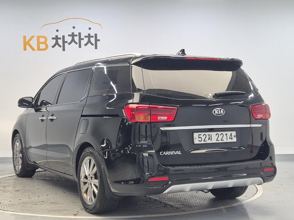 Kia Carnival 2019 photo 2