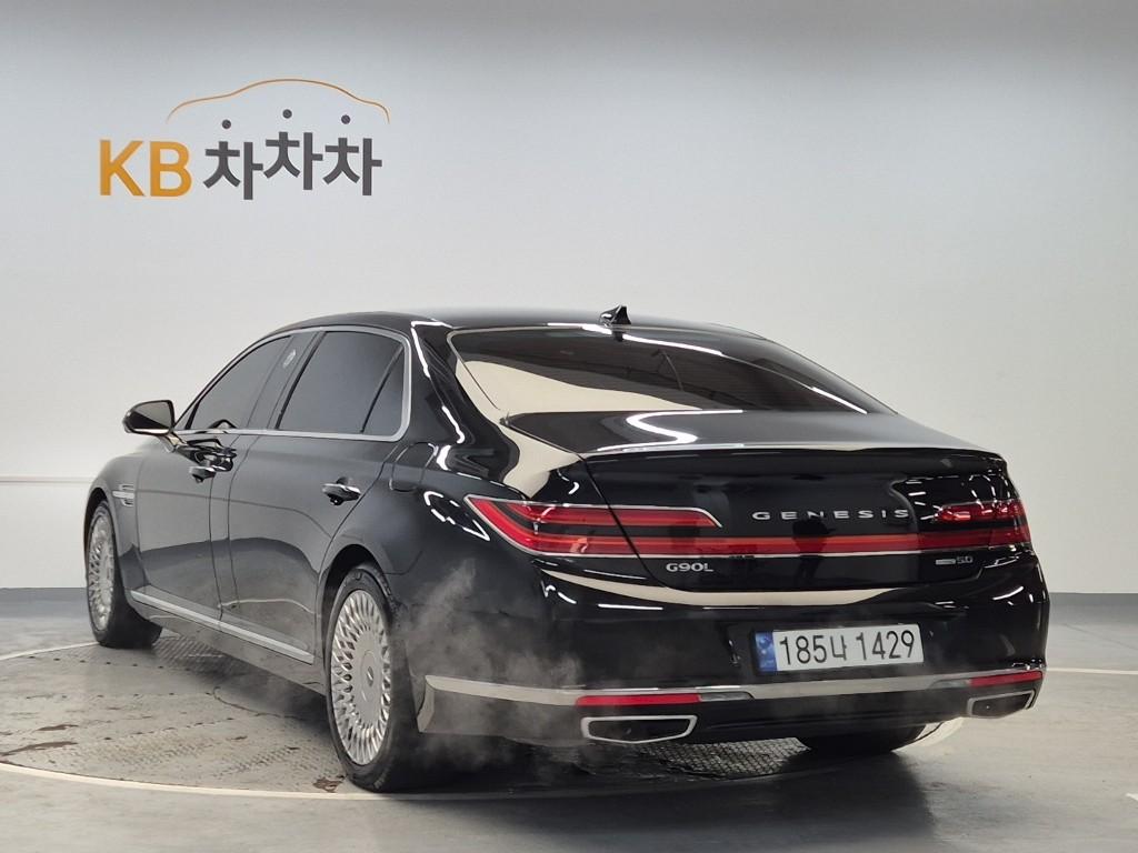 Genesis G90 5.0L GDi AWD 3