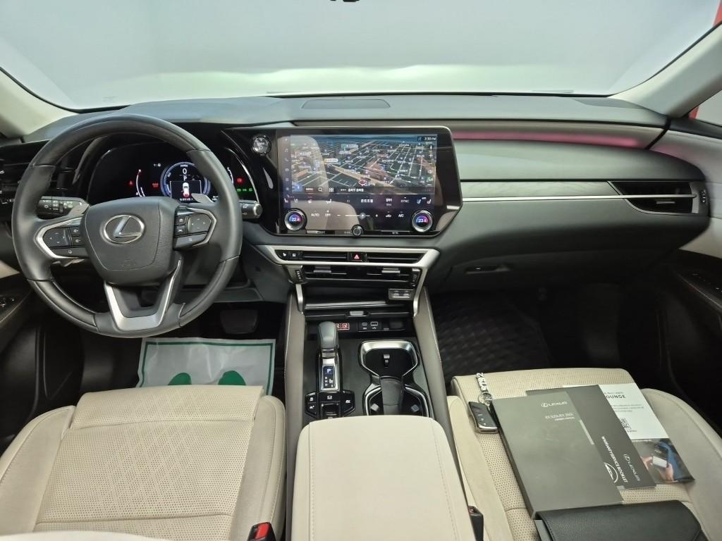 Lexus RX Luxury 350h 8