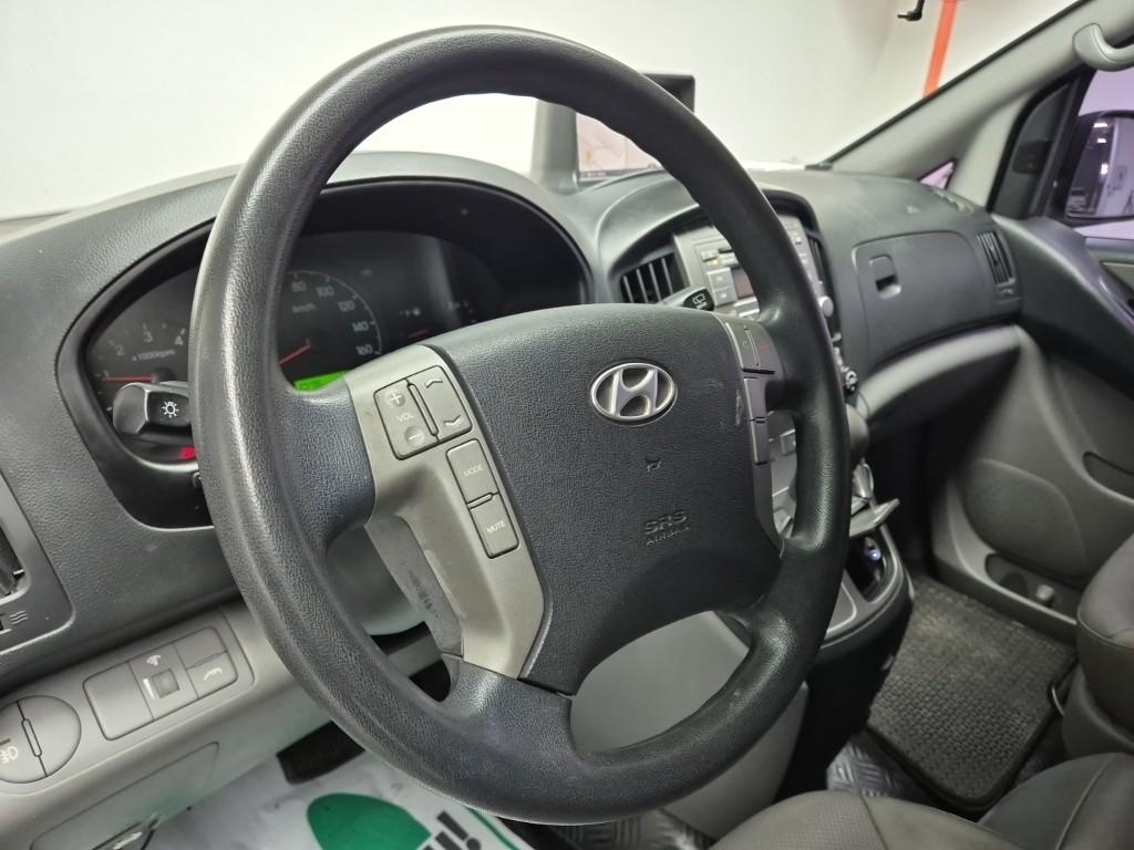 Hyundai Starex Grand CVX Luxury 2.5 VGT/ WGT Wagon 10