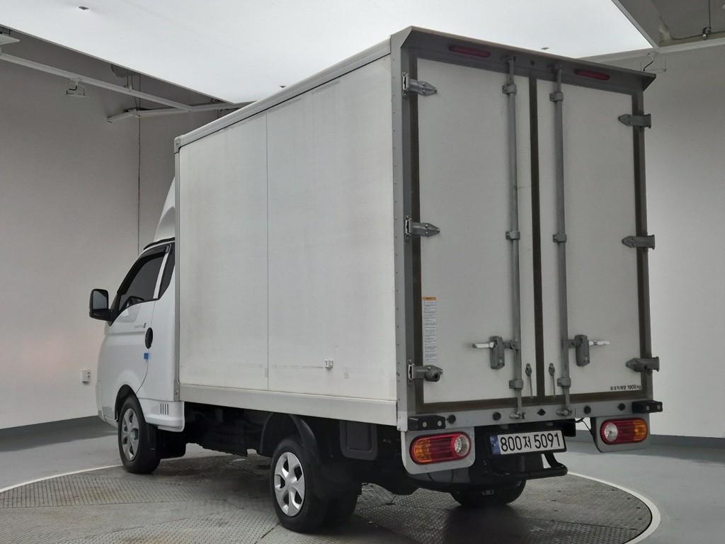 Hyundai Porter II Long Wheelbase Modern LPG 2.5 Turbo Long Wheelbase Super Cab 3