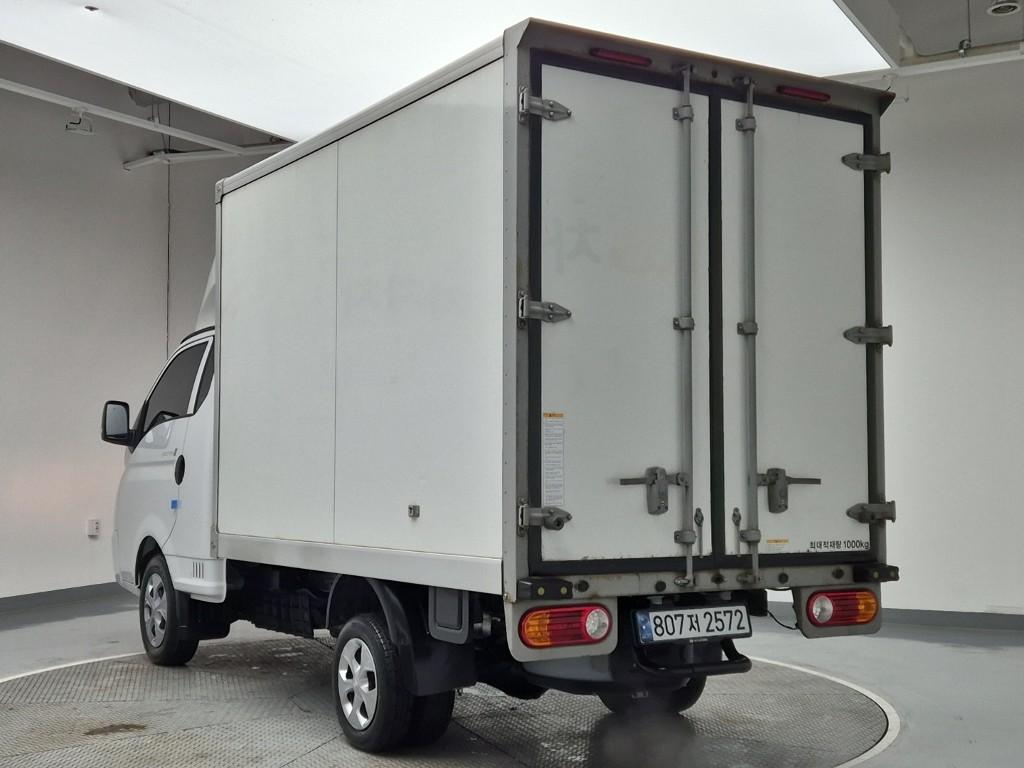 Hyundai Porter II Long Wheelbase Modern LPG Long Wheelbase Super Cab 3