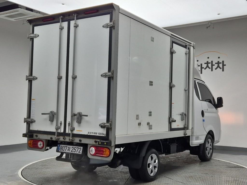 Hyundai Porter II Long Wheelbase Modern LPG Long Wheelbase Super Cab 4