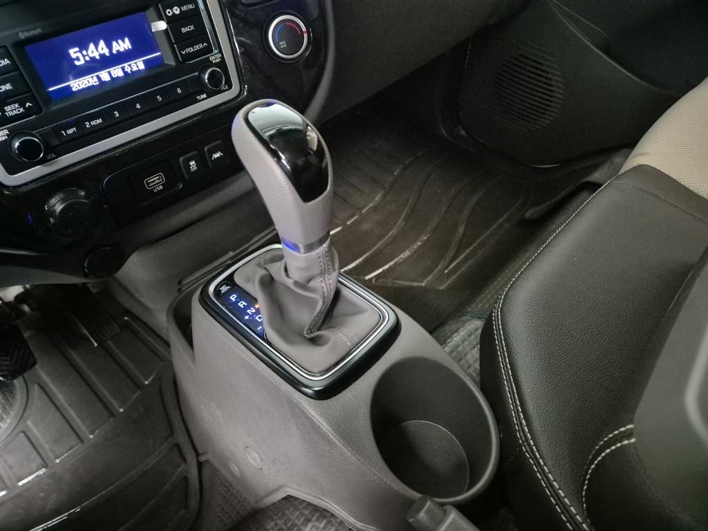 Hyundai Porter II Long Wheelbase Modern LPG Long Wheelbase Super Cab 8