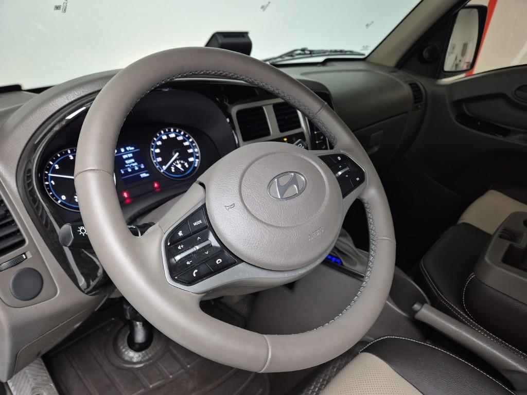 Hyundai Porter II Long Wheelbase Modern LPG Long Wheelbase Super Cab 9