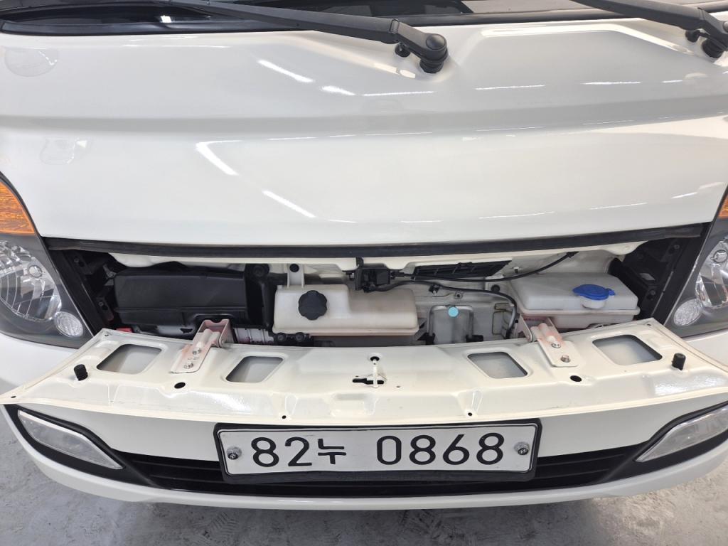 Hyundai Porter II Low Fixed Floor Long Wheelbase Super Cab 6