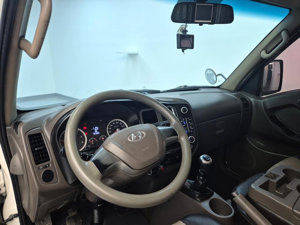 Hyundai Porter II Low Fixed Floor Long Wheelbase Super Cab 8