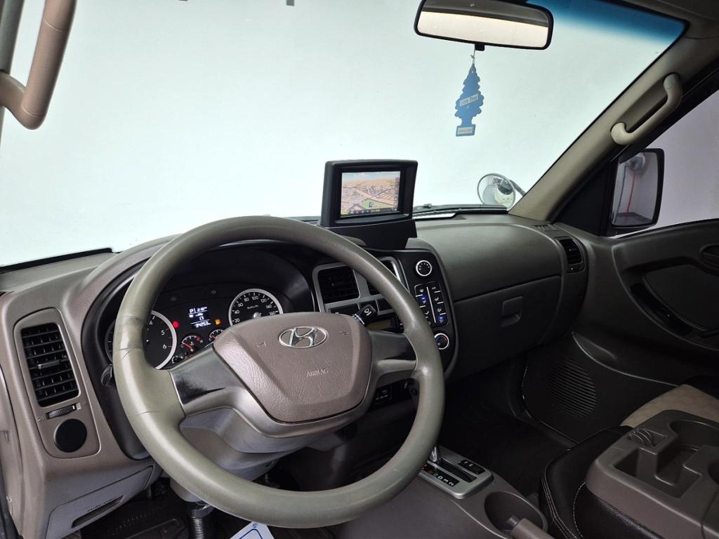 Hyundai Porter II Super Cab Fixed Floor Long Wheelbase Super Cab 7