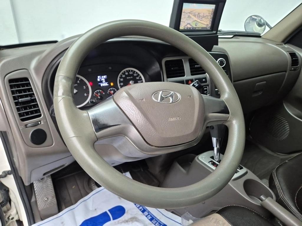 Hyundai Porter II Super Cab Fixed Floor Long Wheelbase Super Cab 9